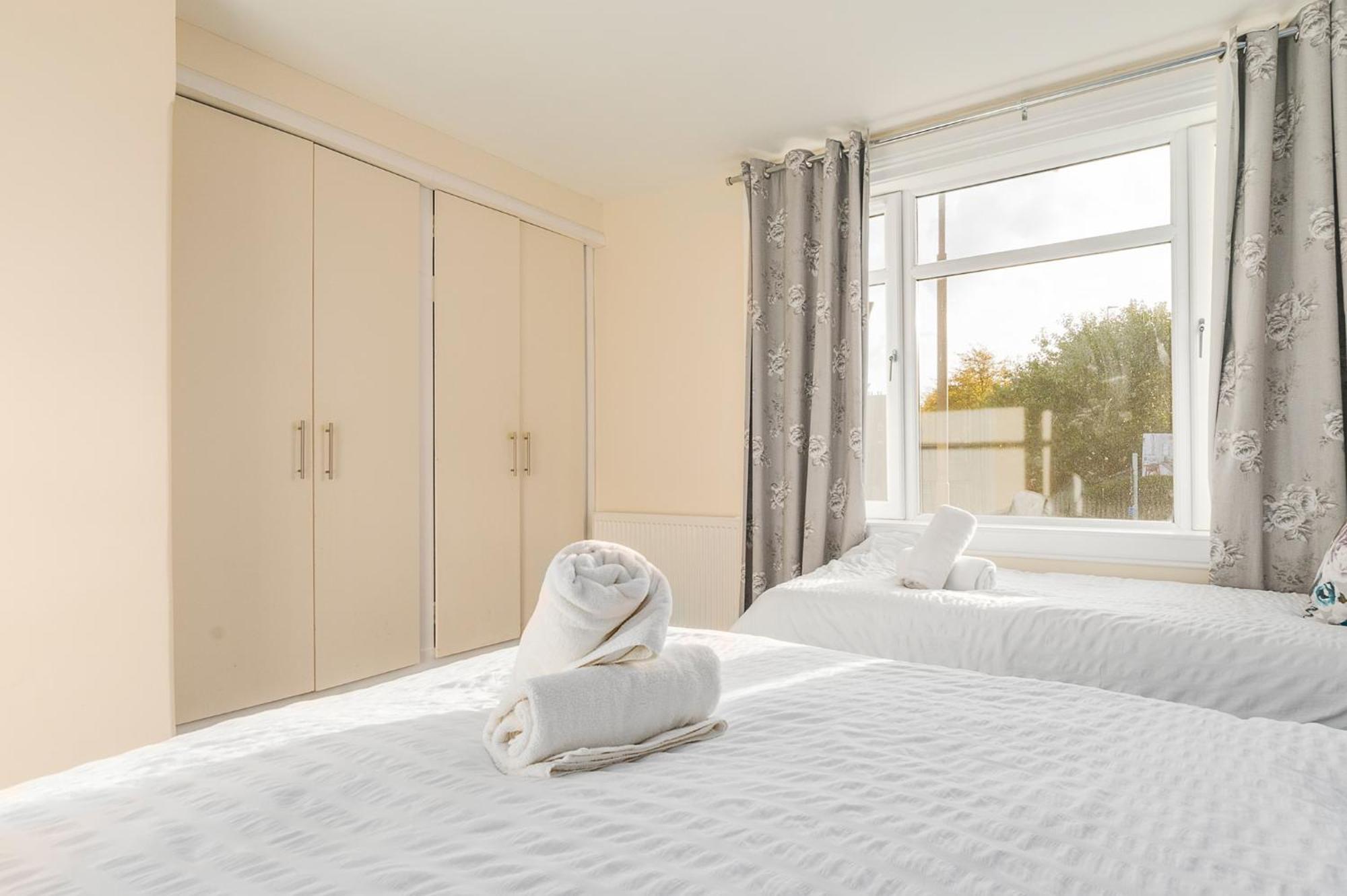 2 Bed Property, Sleeps 5, Free Parking, Near City Centre EDI Exterior foto